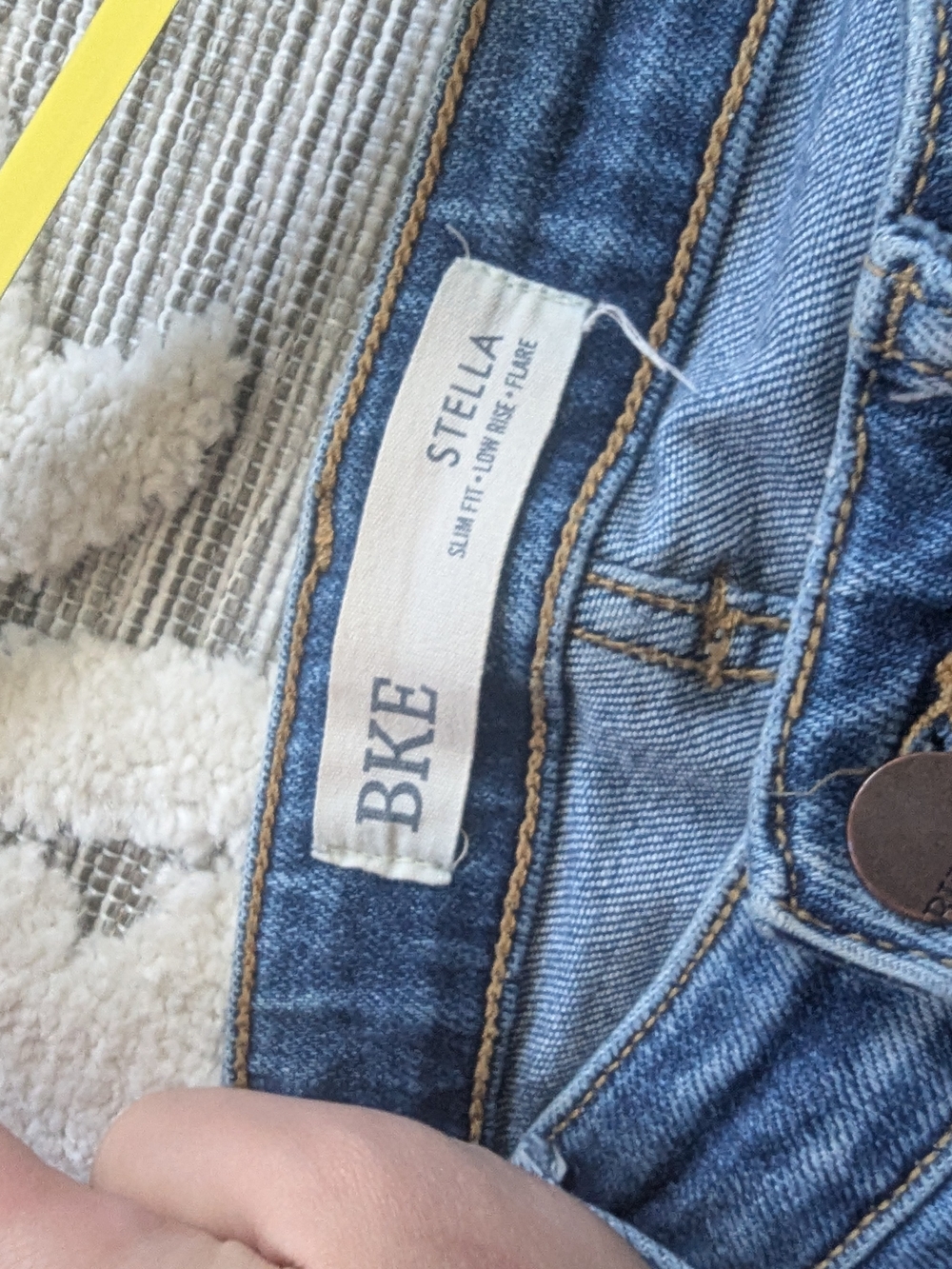 BKE Women’s Medium-Dark Blue Flared Jeans - Picture 3 of 7